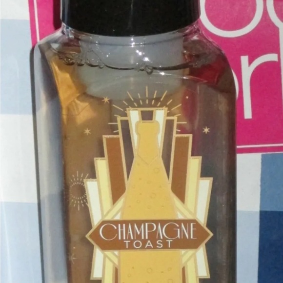 NWT Bath & Body Works 'Champagne Toast' Gentle Hand Soap 8.75 oz - Picture 4 of 4